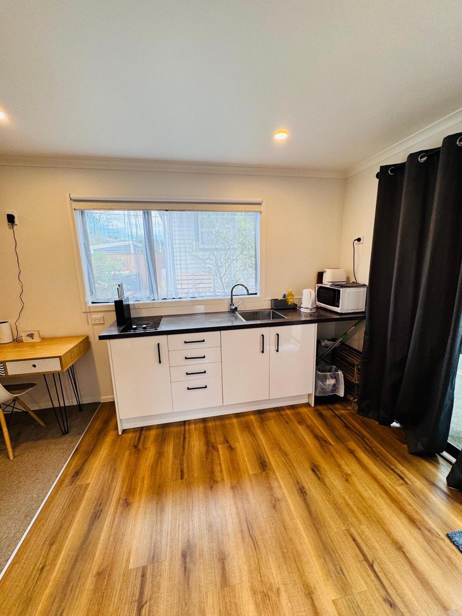 Modern 1 Bedroom Guest House Upper Hutt Exterior foto